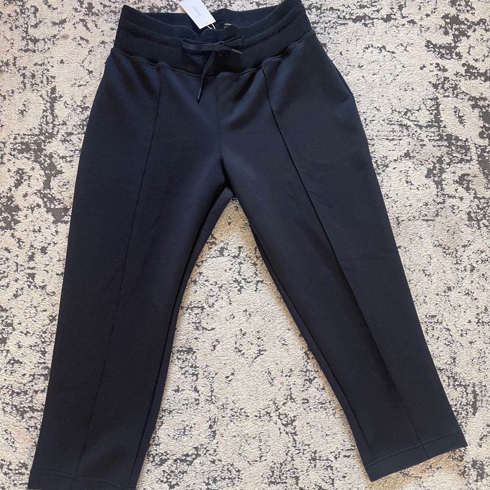 NWT SPANX Air Essentials Tapered Pant